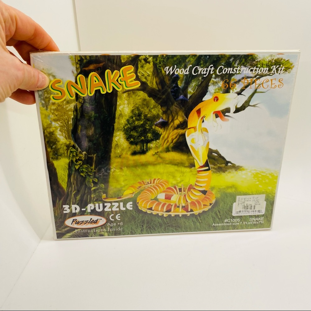 NWT Puzzled 3-D Snake 🐍 Wood Craft Construction Kit 66 Pieces.